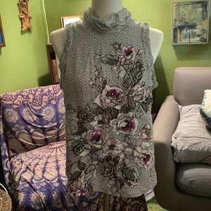 White House Black Market Large Petite Silk Floral Design Blouse